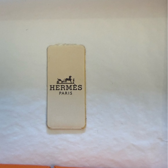 LNWT: Hermes 90 Silk Scarf with box and tag - Picture 13 of 16